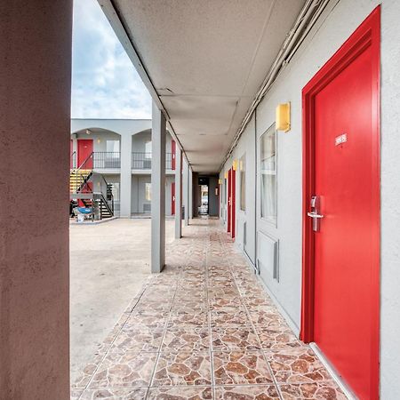 Oyo Hotel San Antonio Lackland Air Force Base West Eksteriør billede